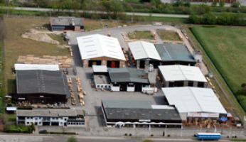 Anflug Holzland Gehlsen mit Baustoffzentrum